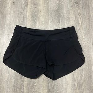 Lululemon Speed Up Low-rise short 2.5 inch (Size 6)